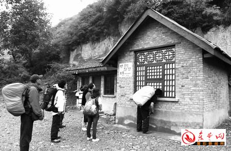 晚报记者走进陕西凤县 零距离接触“何克故居”